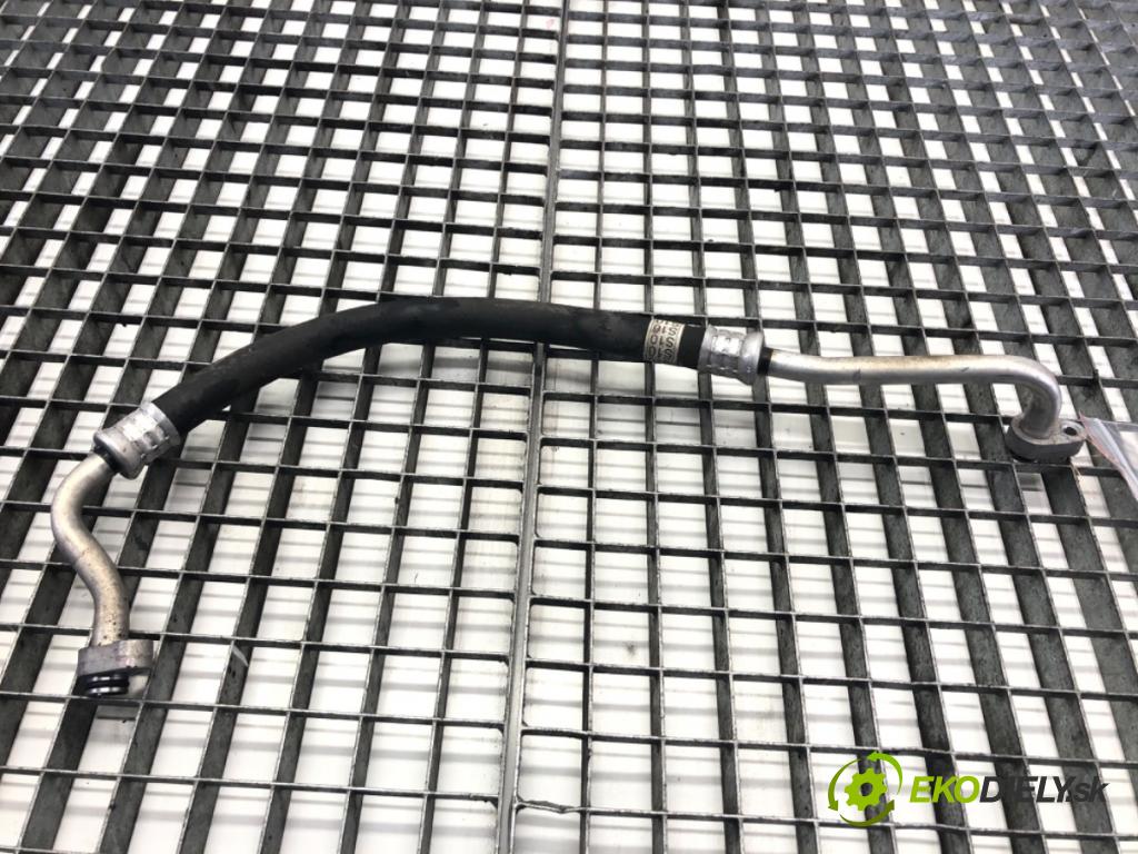 TOYOTA RAV 4 IV SUV 2017 114 kW 2.5 Hybrid 4WD (AVA44_) 2494 rúrka klimatizace  (Trubka klimatizace)