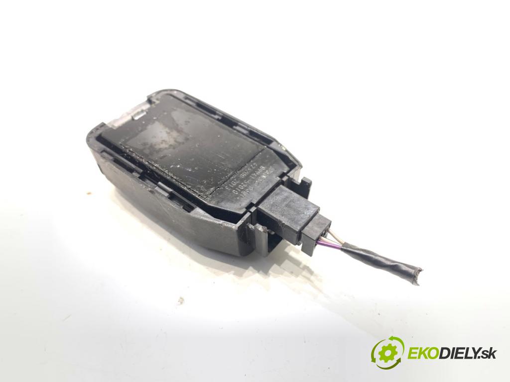 TOYOTA RAV 4 IV SUV 2017 114 kW 2.5 Hybrid 4WD (AVA44_) 2494 Snímač dažďa 89941-52010 (Snímač dažďa)