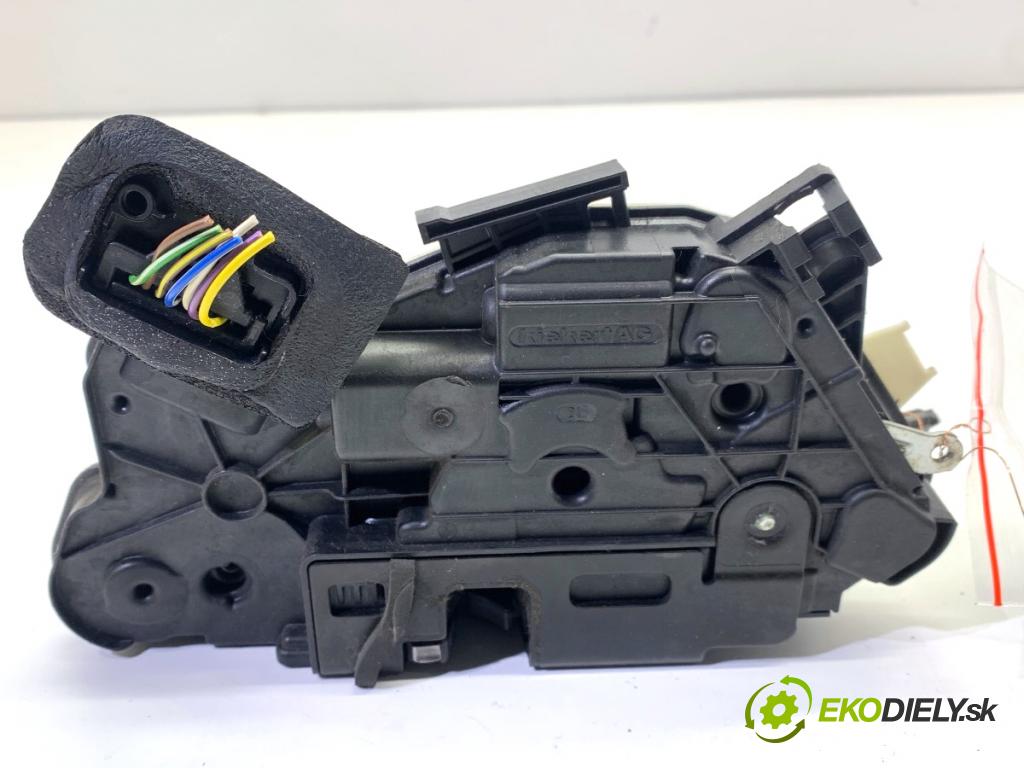 VW GOLF VII Kombi 2015 66 kW 1.6 TDI 1598 zámok Dvere ľavy predný 5K1837015D