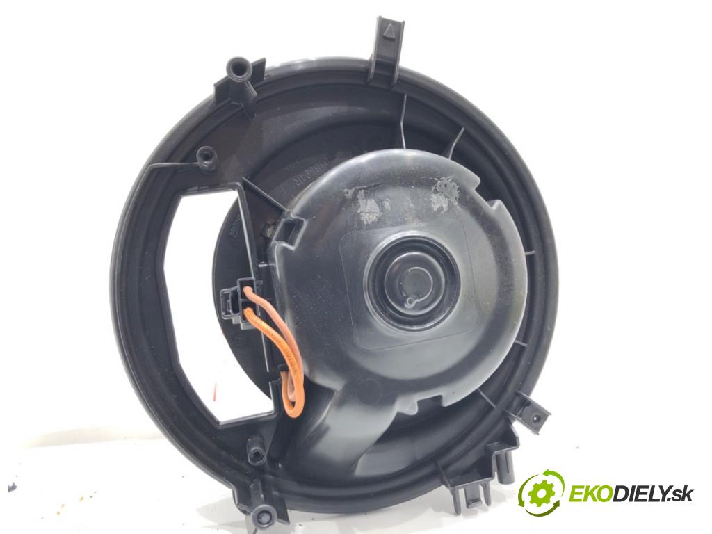 VW GOLF VII Kombi 2015 66 kW 1.6 TDI 1598 ventilátor kúrenia T1018594R