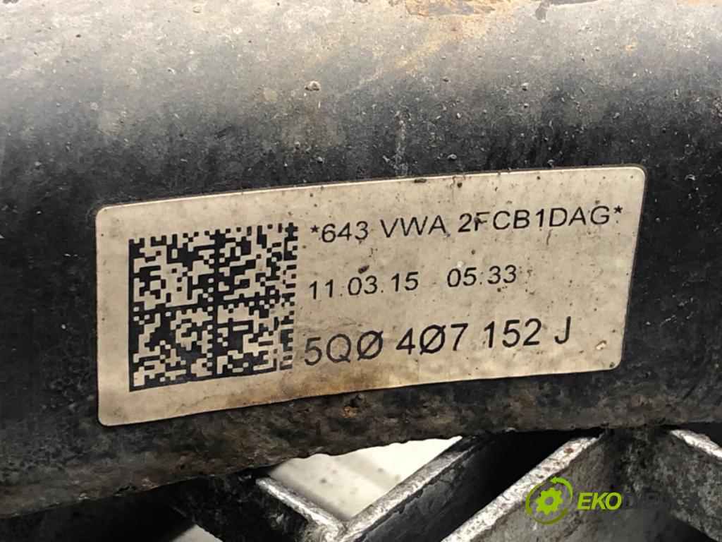 VW GOLF VII Kombi 2015 66 kW 1.6 TDI 1598 Rameno pravy predný