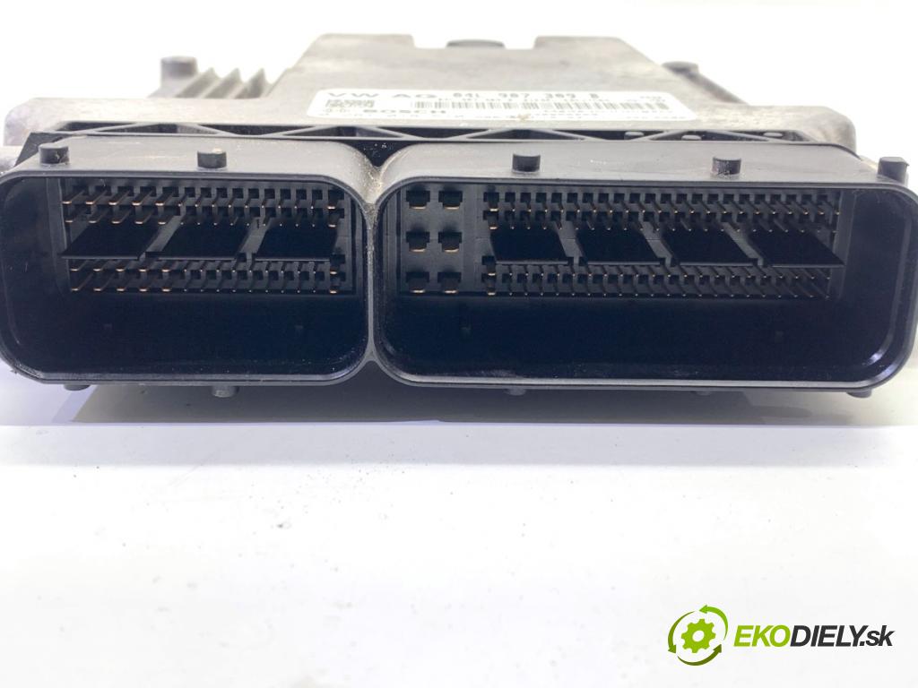 VW GOLF VII Kombi 2015 66 kW 1.6 TDI 1598 riadiaca jednotka Motor 04L907309B (Riadiaca jednotka)