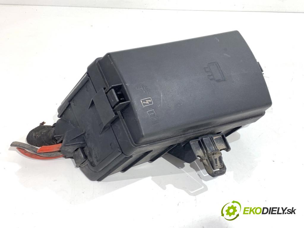 VW GOLF VII Kombi 2015 66 kW 1.6 TDI 1598 Skrinka poistková 5Q0907361C (Poistková skrinka)