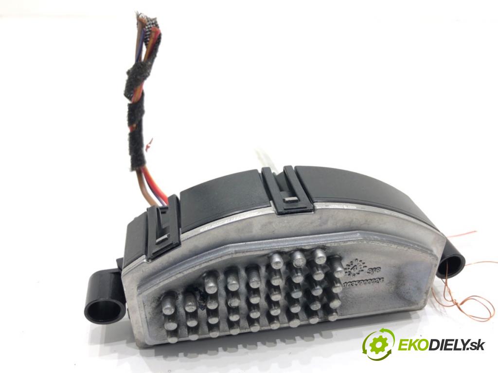 VW GOLF VII Kombi 2015 66 kW 1.6 TDI 1598 odpor rezistor topení vzduchu 5Q0907521E (Odpor topení)