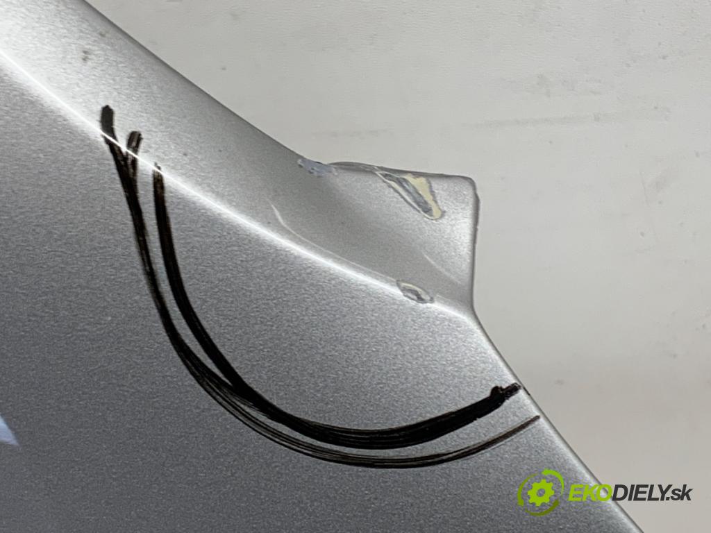 VW GOLF VII Kombi 2015 66 kW 1.6 TDI 1598 blatník pravý přední část LB7W LB7W