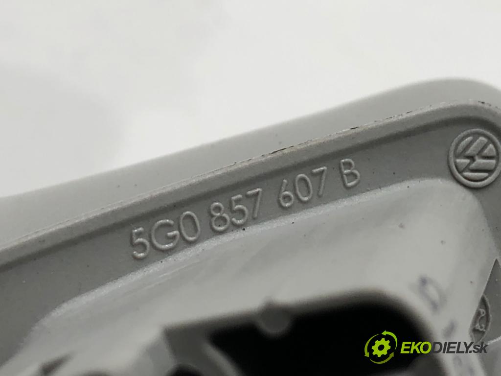 VW GOLF VII Kombi 2015 66 kW 1.6 TDI 1598 Držiak Rúčka čalunenie predný ľavá strana 5G0857607B