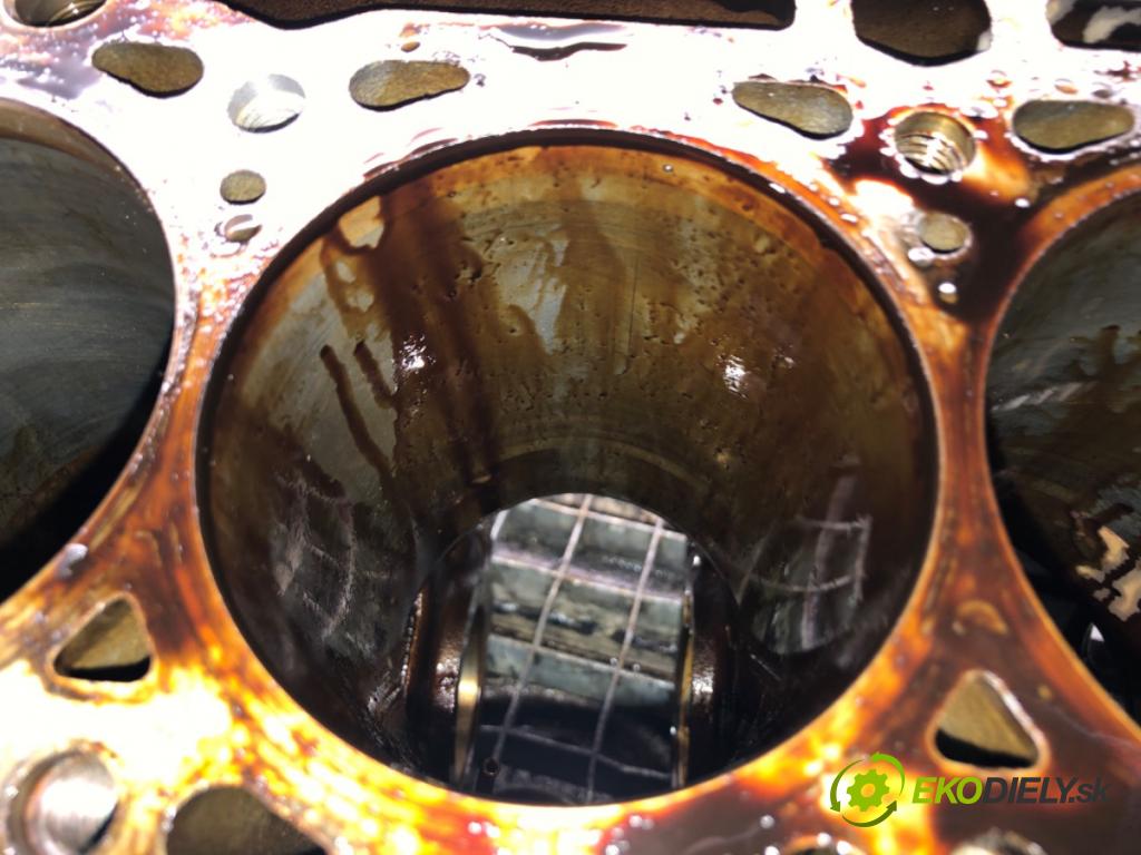 DACIA DOKKER Nadwozie pełne/minivan 2014 61 kW 1.6 1598 JEDNOTKA: motora  (Blok motoru)