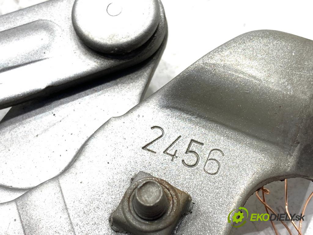 OPEL CORSA E liftback 2016 66 kW 1.4 (08, 68) 1398 Záves kapoty pravy predný 13186899RH