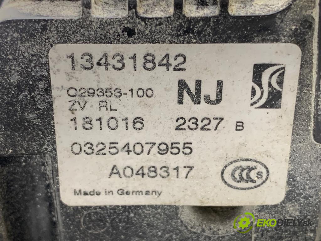 OPEL CORSA E liftback 2016 66 kW 1.4 (08, 68) 1398 zámok Dvere ľavy zad 13431842