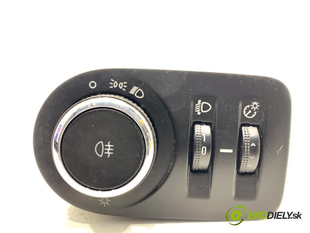 OPEL CORSA E liftback 2016 66 kW 1.4 (08, 68) 1398 Spínač svetiel 13470443