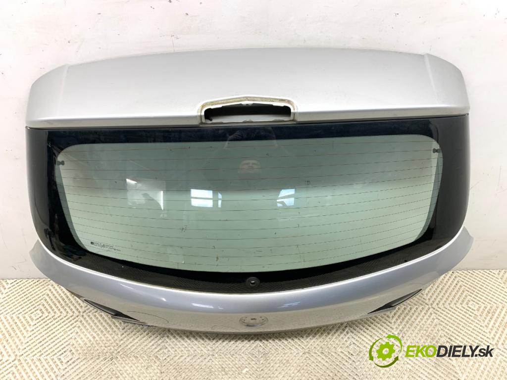 OPEL CORSA E liftback 2016 66 kW 1.4 (08, 68) 1398 kapota zadní část Z176