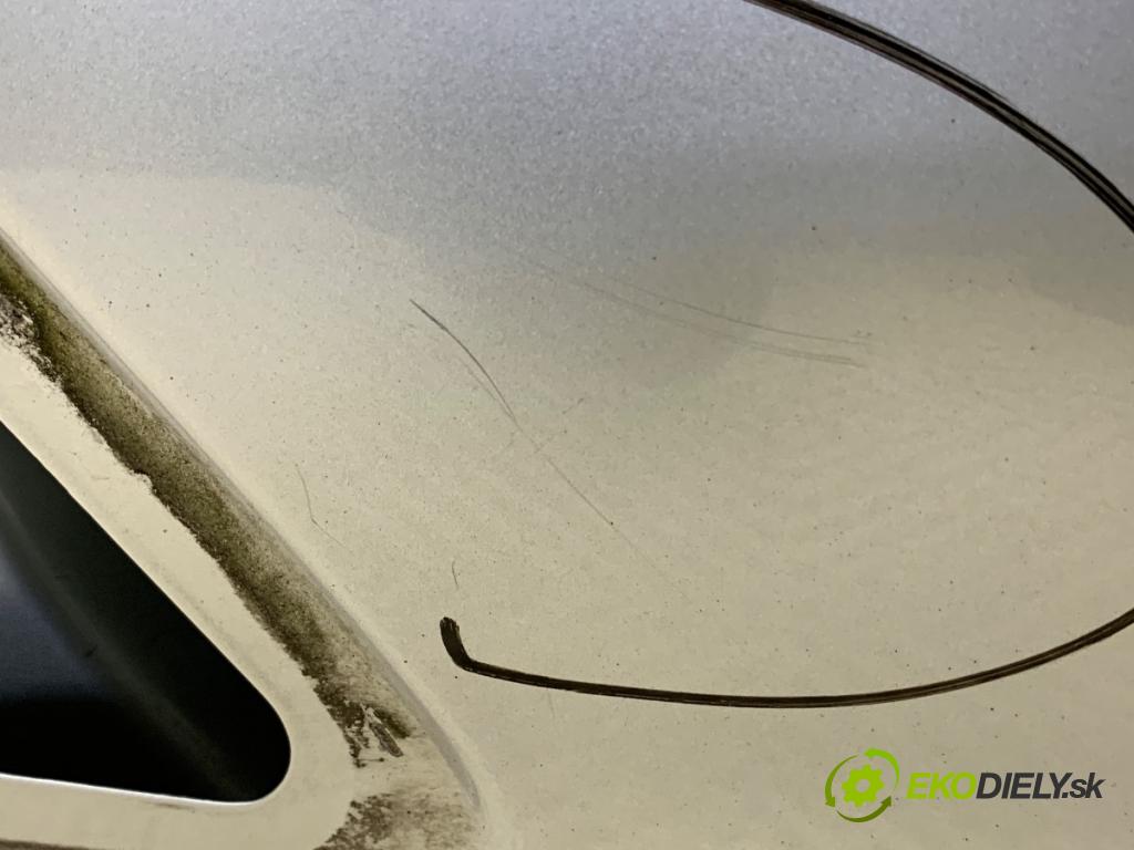 OPEL CORSA E liftback 2016 66 kW 1.4 (08, 68) 1398 kapota zadní část Z176