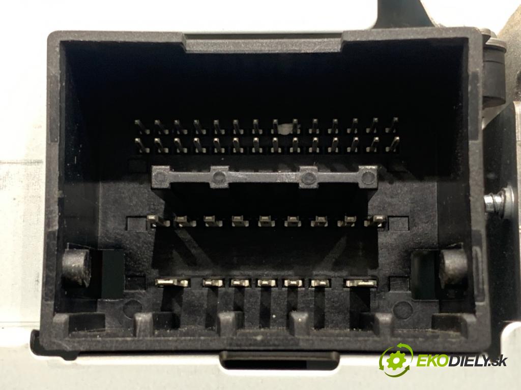 OPEL CORSA E liftback 2016 66 kW 1.4 (08, 68) 1398 RADIO 39068066 (Audio zariadenie)