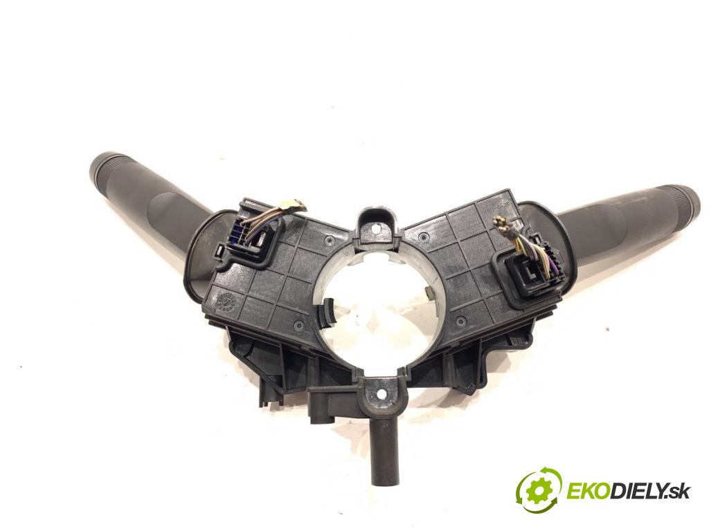 OPEL CORSA E liftback 2016 66 kW 1.4 (08, 68) 1398 Prepínač kombinovaný 95433818 (Prepínacie páčky pod volantom)