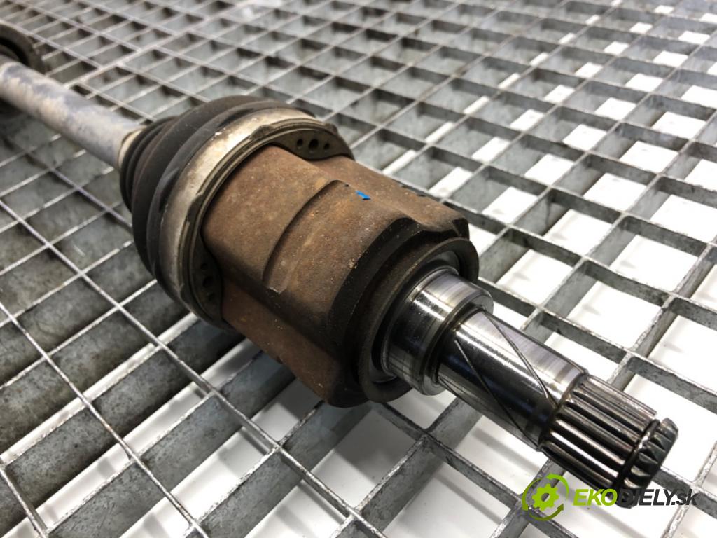 OPEL CORSA E liftback 2016 66 kW 1.4 (08, 68) 1398 poloos pravý přední část 13149829