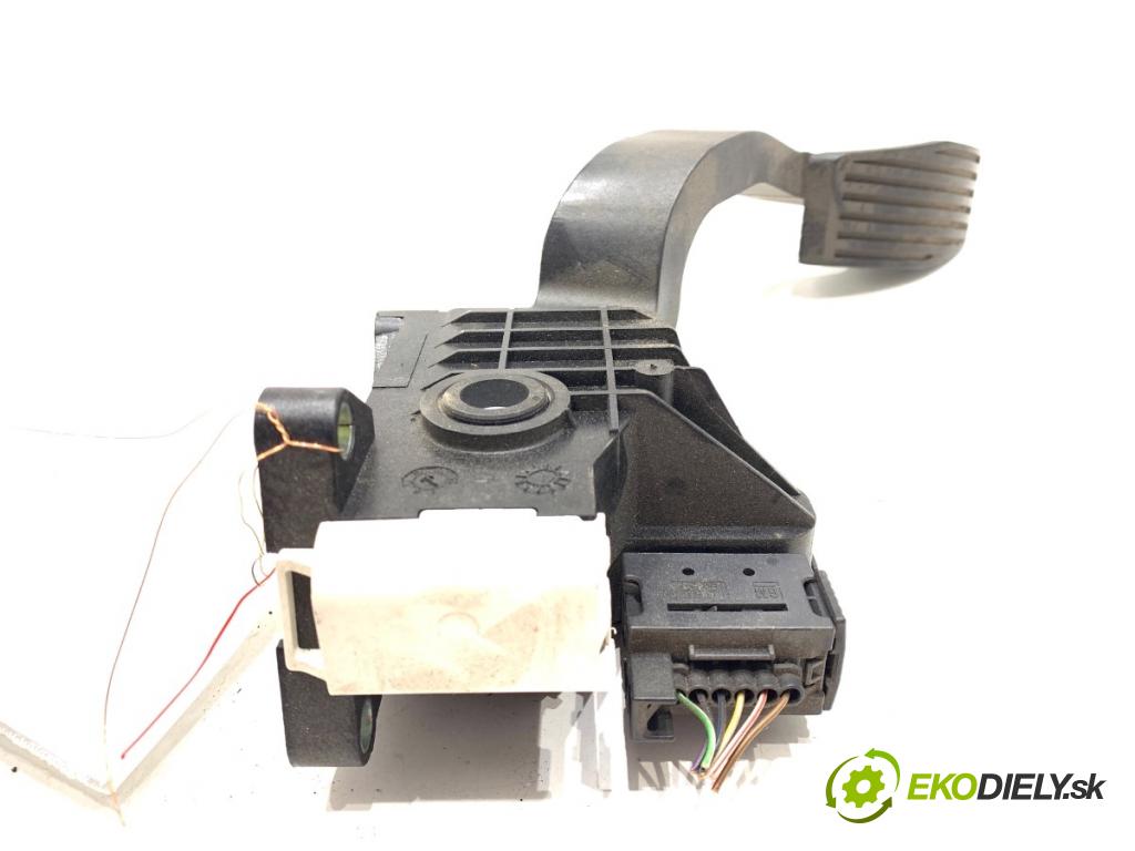 OPEL CORSA E liftback 2016 66 kW 1.4 (08, 68) 1398 Potenciometer plynu 39238341 (Potenciometer plynového pedálu)