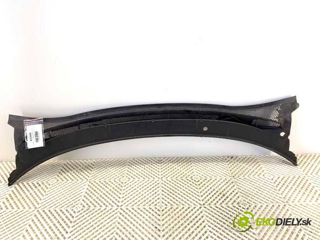 OPEL CORSA E liftback 2016 66 kW 1.4 (08, 68) 1398 torpédo plast pod čelní okno 13434158 (Plast pod čelním sklem)