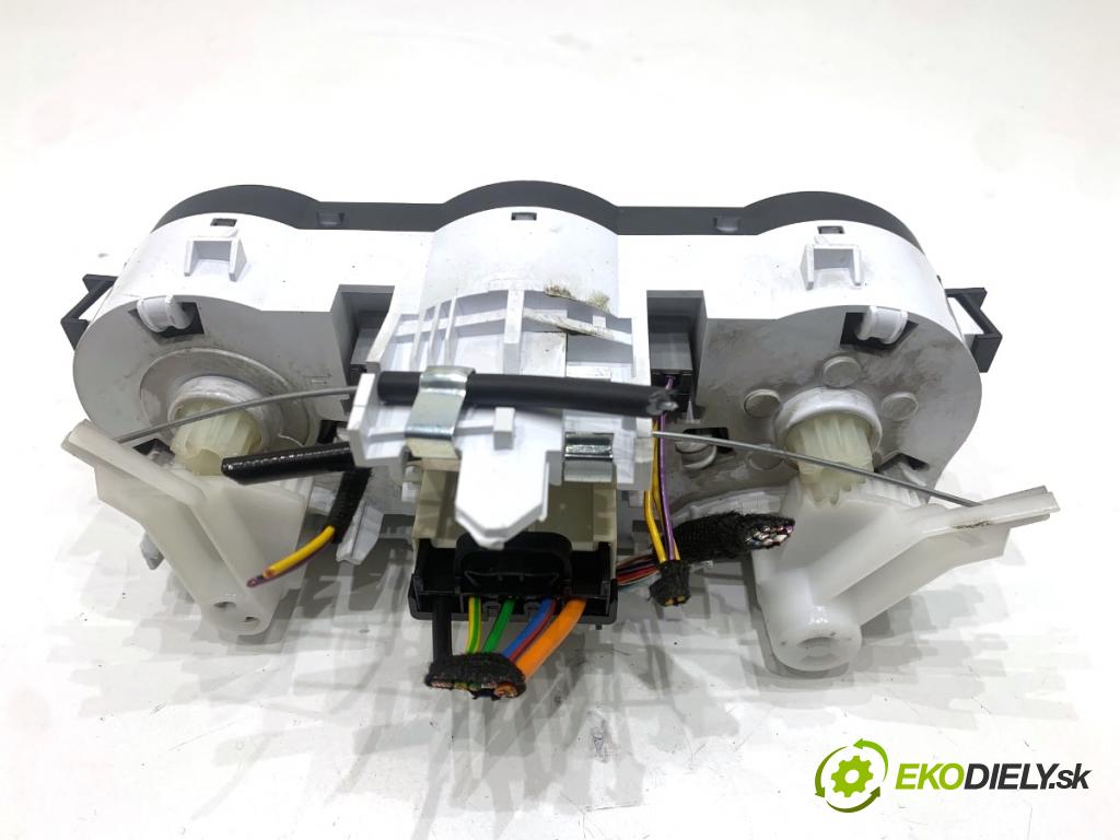 OPEL CORSA E liftback 2016 66 kW 1.4 (08, 68) 1398 Panel ovládania kúrenia 466119570 (Prepínacie páčky pod volantom)