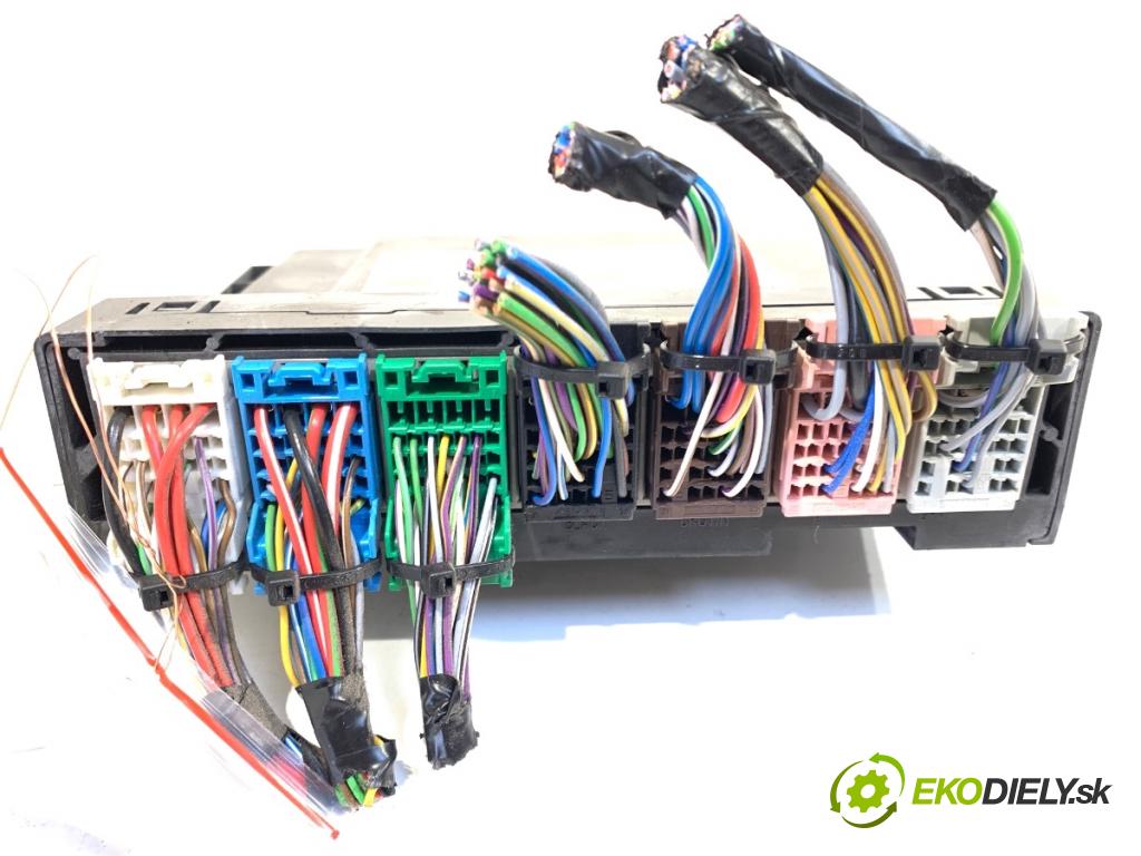 OPEL CORSA E liftback 2016 66 kW 1.4 (08, 68) 1398 Modul komfortu 13506072 (Modul komfortu)