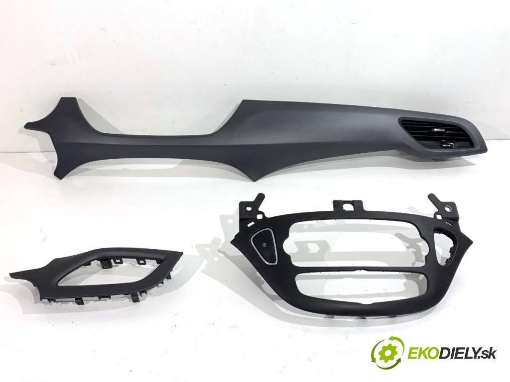 OPEL CORSA E liftback 2016 66 kW 1.4 (08, 68) 1398 lišty kryt 13391249 39050126 (Lišta)