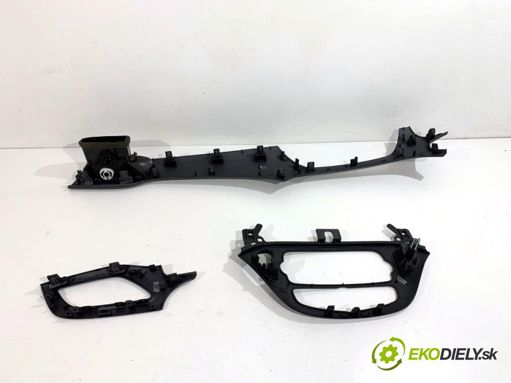 OPEL CORSA E liftback 2016 66 kW 1.4 (08, 68) 1398 lišty kryt 13391249 39050126 (Lišta)