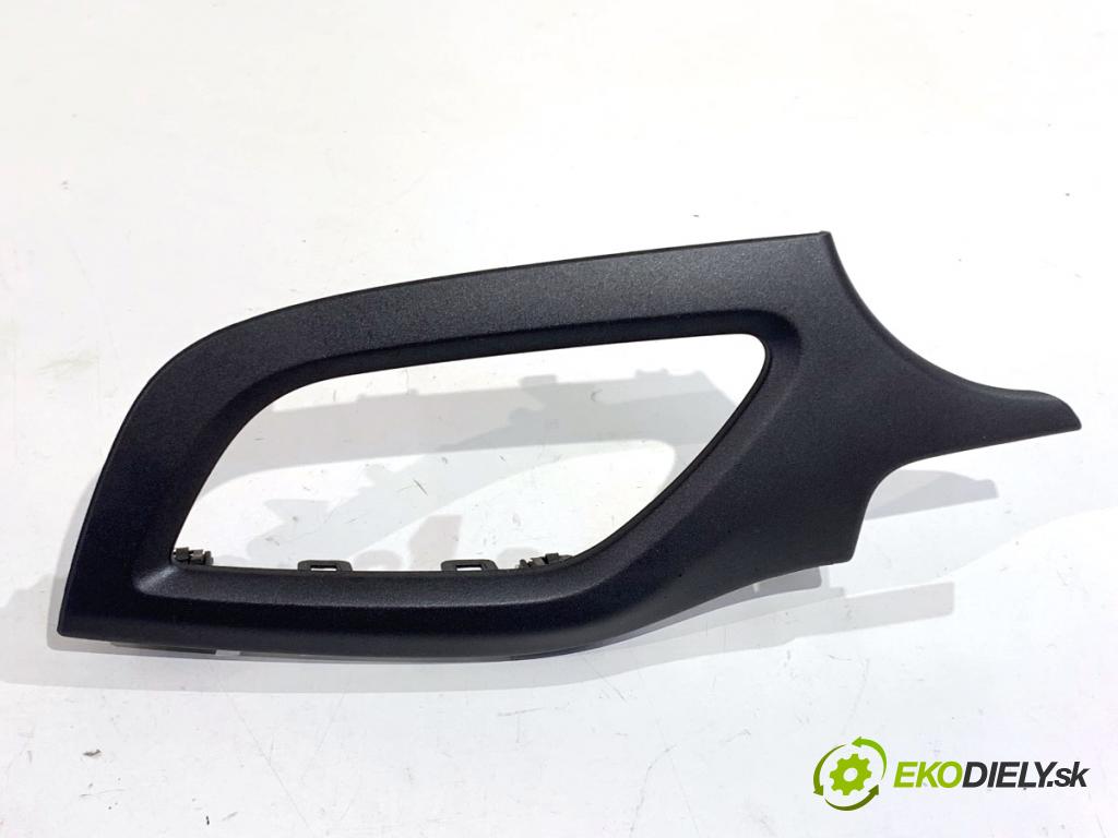 OPEL CORSA E liftback 2016 66 kW 1.4 (08, 68) 1398 lišty kryt 13391249 39050126 (Lišta)