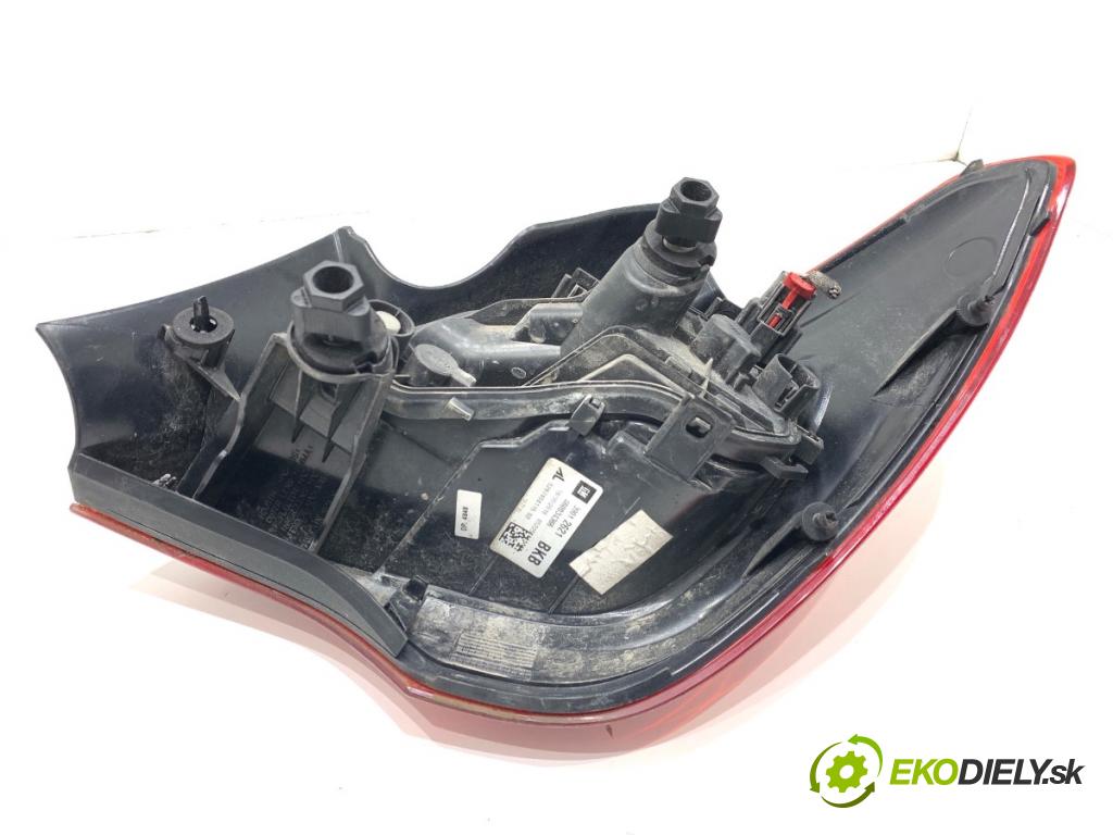 OPEL CORSA E liftback 2016 66 kW 1.4 (08, 68) 1398 Svetlo ľavy zad 39012621