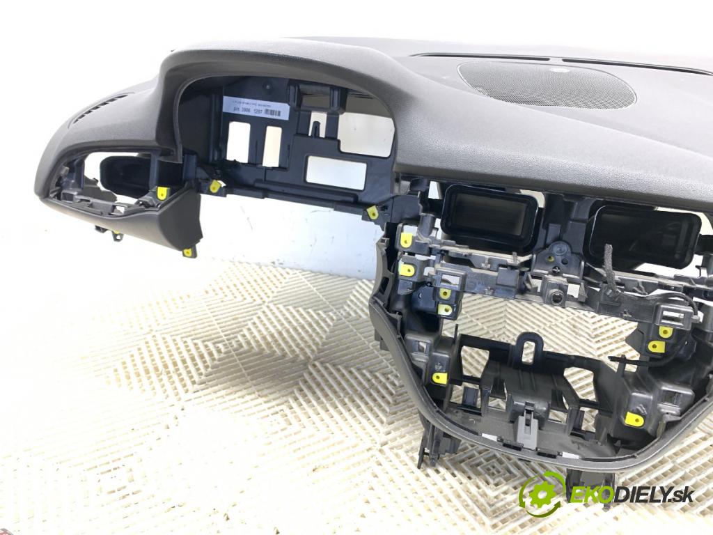 OPEL CORSA E liftback 2016 66 kW 1.4 (08, 68) 1398 Palubná doska  (Palubná doska)