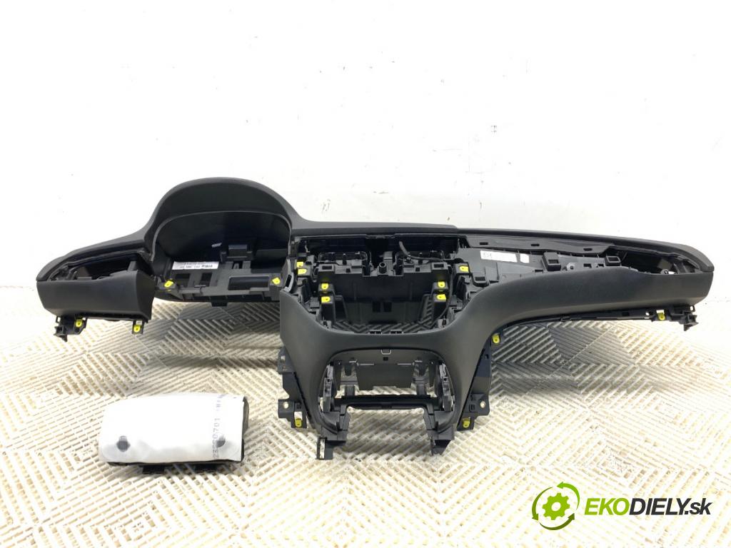 OPEL CORSA E liftback 2016 66 kW 1.4 (08, 68) 1398 Palubná doska  (Palubná doska)