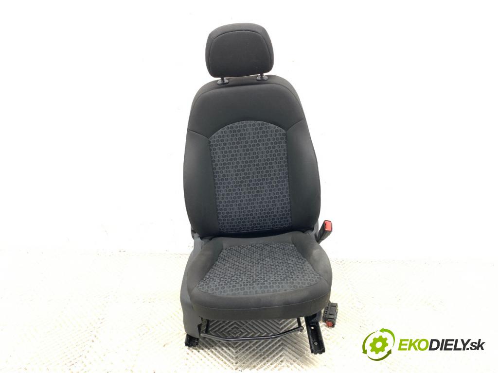 OPEL CORSA E liftback 2016 66 kW 1.4 (08, 68) 1398 sedadlo pravý přední část 