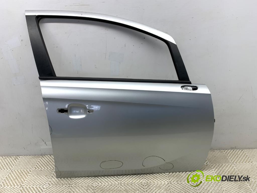 OPEL CORSA E liftback 2016 66 kW 1.4 (08, 68) 1398 dveře pravý přední část Z176