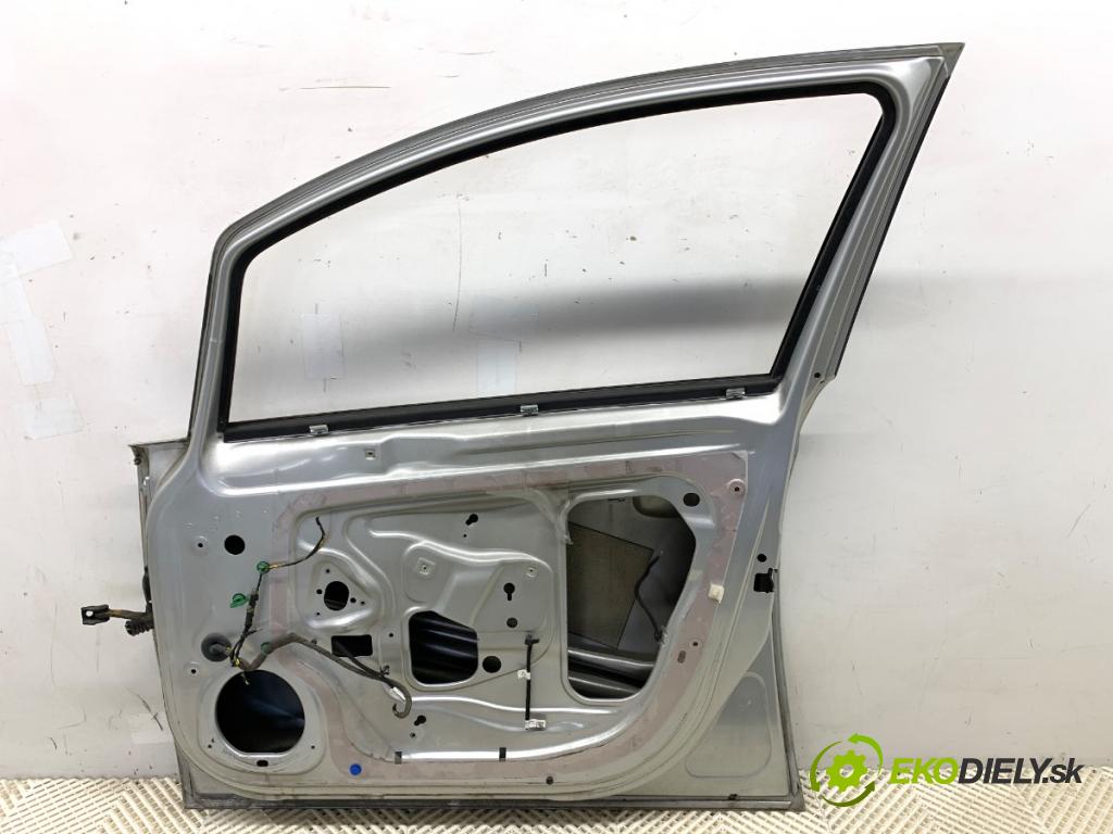 OPEL CORSA E liftback 2016 66 kW 1.4 (08, 68) 1398 dveře pravý přední část Z176