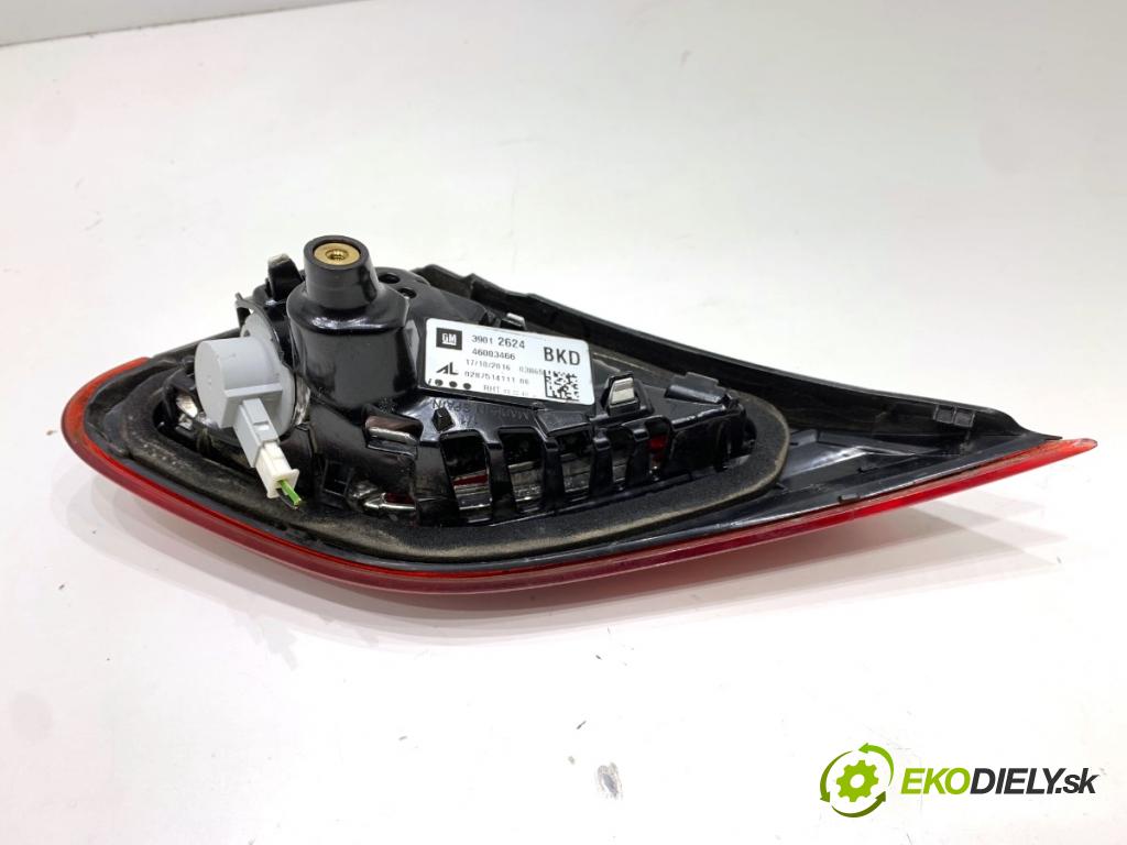 OPEL CORSA E liftback 2016 66 kW 1.4 (08, 68) 1398 Svetlo zad pravá vnútorná 39012624 (Kľučka dverí ostatné)