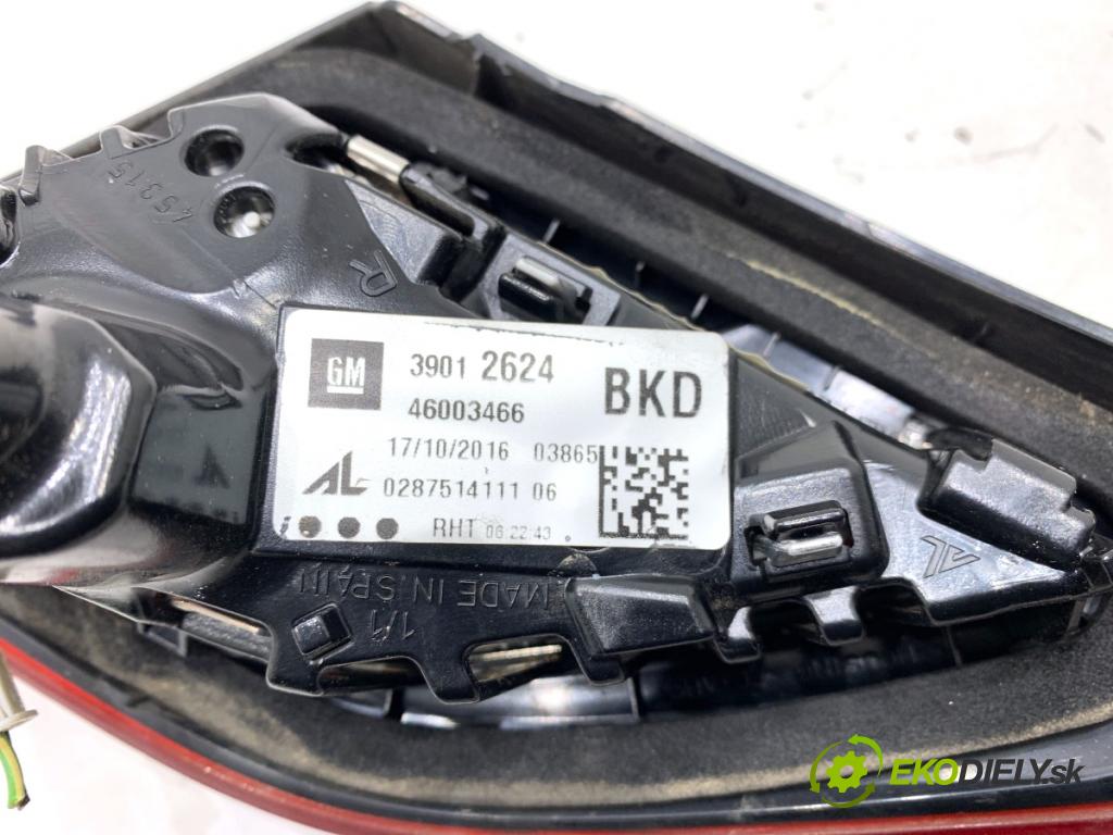 OPEL CORSA E liftback 2016 66 kW 1.4 (08, 68) 1398 Svetlo zad pravá vnútorná 39012624 (Kľučka dverí ostatné)
