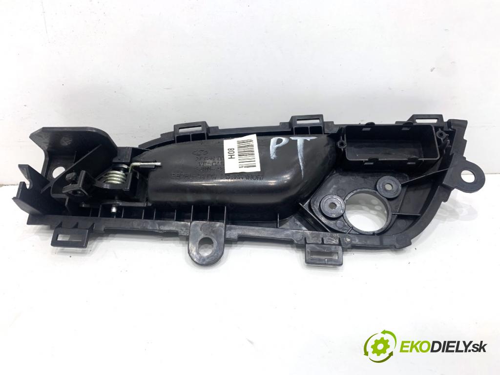 HYUNDAI i40 Kombi 2013 85 kW 1.7 CRDi 1685 Kľučka vnútorná pravy zad 26111-72802