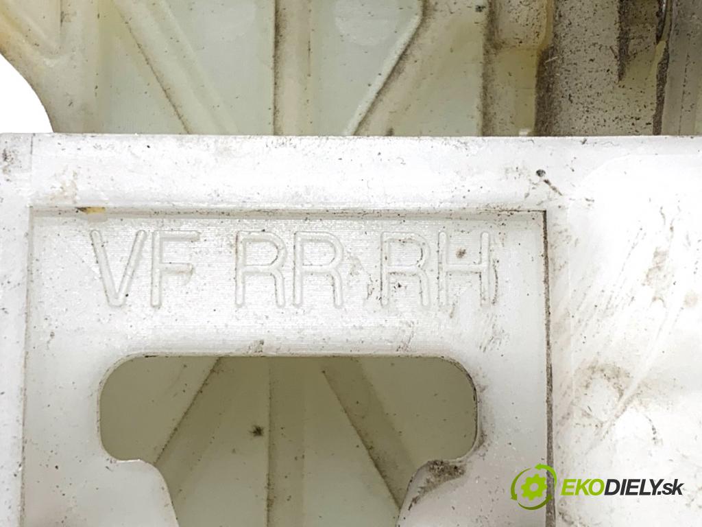 HYUNDAI i40 Kombi 2013 85 kW 1.7 CRDi 1685 Kľučka vonkajšia pravy zad