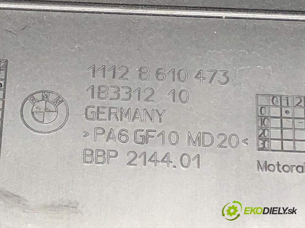 BMW F30 sedan 2015 180 kW 328 i xDrive 1997 kryt motora 8610473 (Kryt motoru )