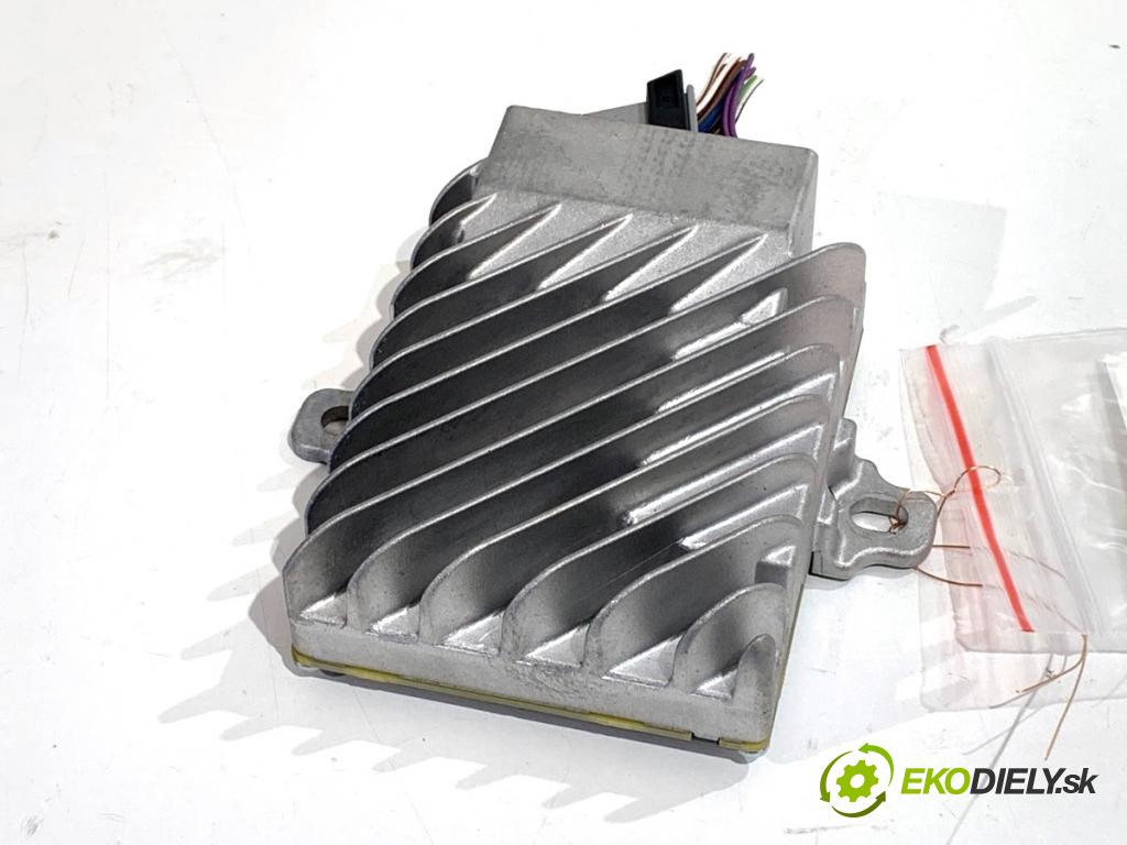 BMW F30 sedan 2015 180 kW 328 i xDrive 1997 Zosilňovač HARMAN: 9398997