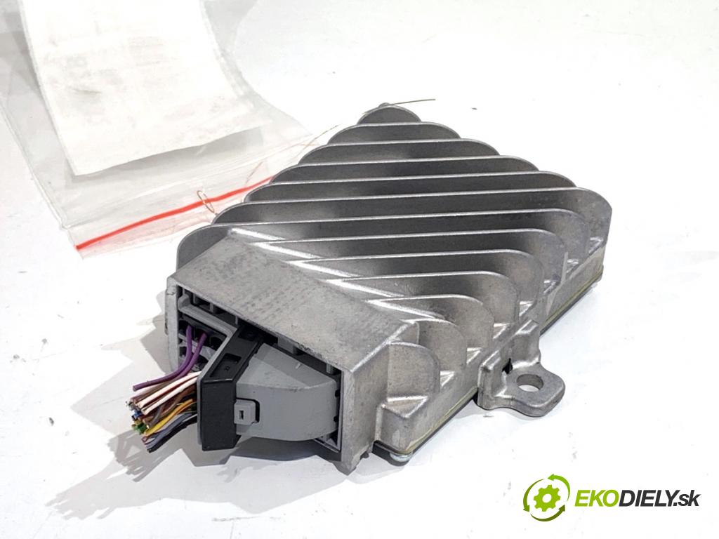 BMW F30 sedan 2015 180 kW 328 i xDrive 1997 Zosilňovač HARMAN: 9398997