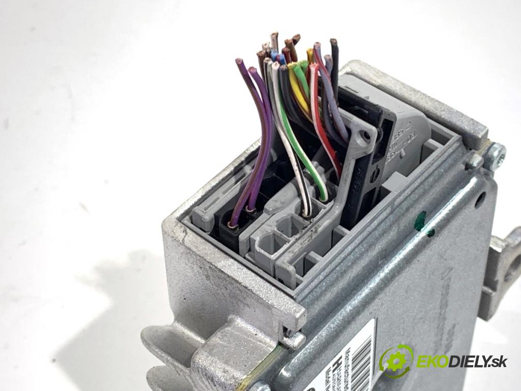 BMW F30 sedan 2015 180 kW 328 i xDrive 1997 Zosilňovač HARMAN: 9398997