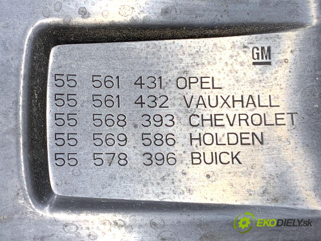 OPEL CORSA E liftback 2016 66 kW 1.4 (08, 68) 1398 Kryt Motor 55561431 (Kryt motora)