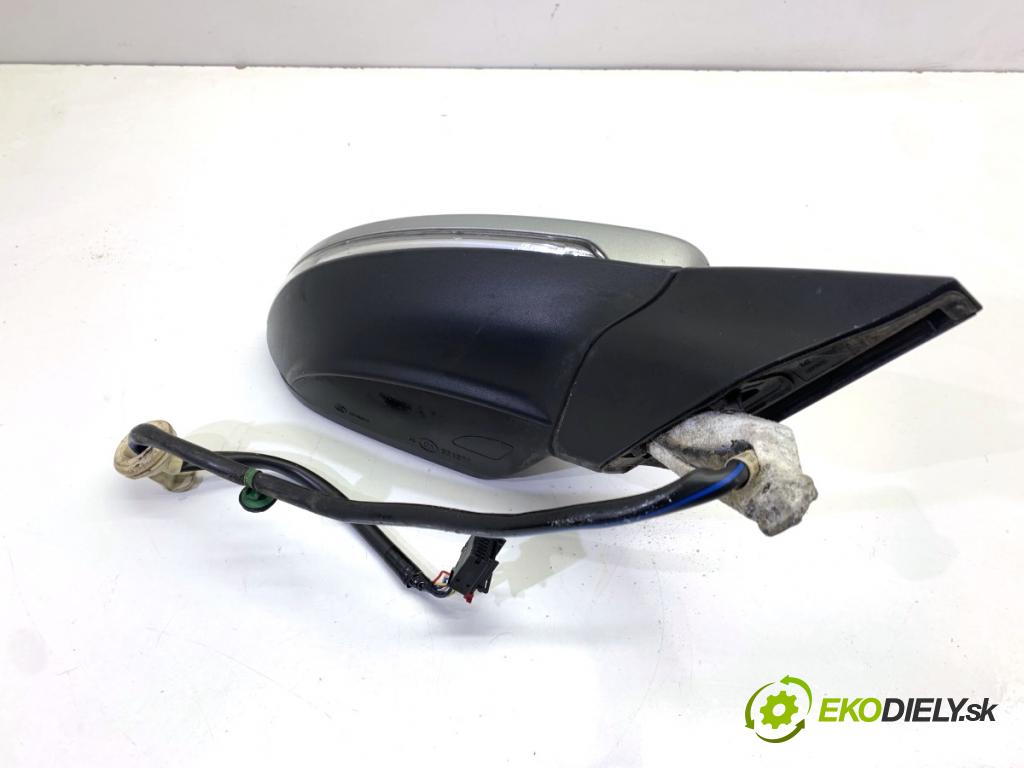 VW GOLF VII Kombi 2015 66 kW 1.6 TDI 1598 Spätné zrkadlo pravy LB7W
