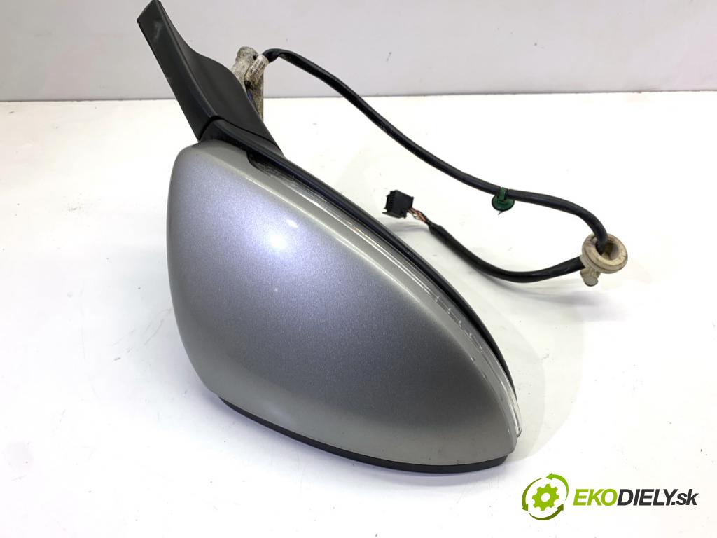VW GOLF VII Kombi 2015 66 kW 1.6 TDI 1598 Spätné zrkadlo pravy LB7W