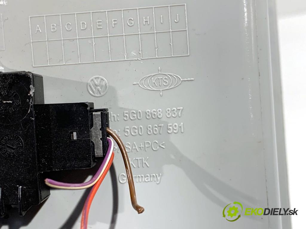 VW GOLF VII Kombi 2015 66 kW 1.6 TDI 1598 svetlo stropné 5G0868837 (Osvetlenie interiéru)