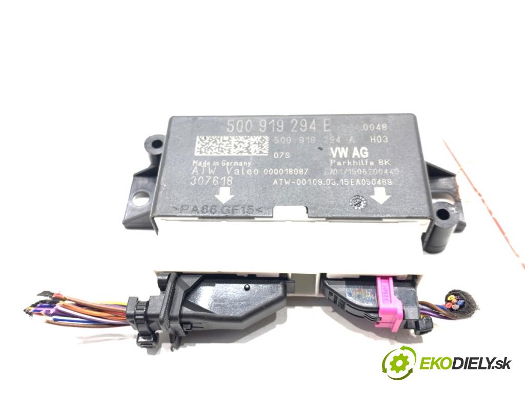 VW GOLF VII Kombi 2015 66 kW 1.6 TDI 1598 Modul PDC 5Q0919294E (Riadiaca jednotka ostatné)