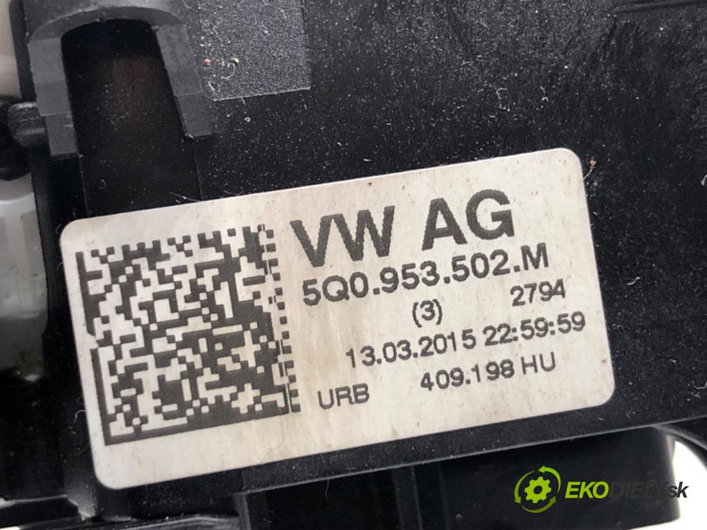 VW GOLF VII Kombi 2015 66 kW 1.6 TDI 1598 Prepínač kombinovaný 5Q0953521K (Prepínacie páčky pod volantom)