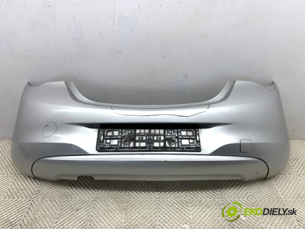 OPEL CORSA E liftback 2016 66 kW 1.4 (08, 68) 1398 nárazník zadní část Z176 (Klika dveří ostatní)