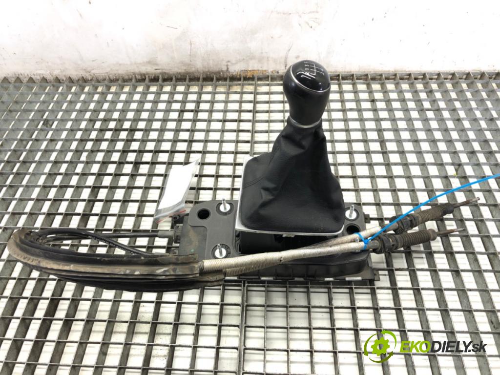 VW GOLF VII Kombi 2015 66 kW 1.6 TDI 1598 kulisa 5Q0711049AP (Řadicí páka (kulisa) )