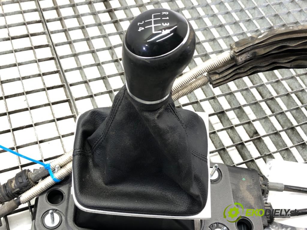 VW GOLF VII Kombi 2015 66 kW 1.6 TDI 1598 kulisa 5Q0711049AP (Řadicí páka (kulisa) )