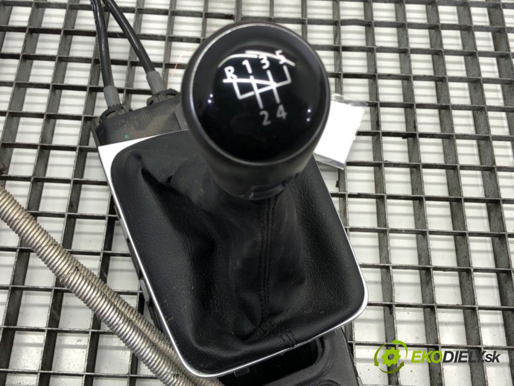 VW GOLF VII Kombi 2015 66 kW 1.6 TDI 1598 kulisa 5Q0711049AP (Řadicí páka (kulisa) )